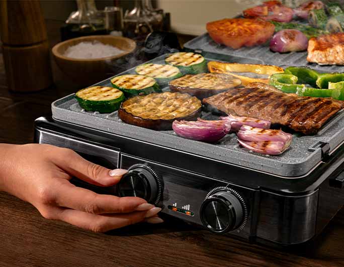 Zwei wendbare Platten. Zwei Temperaturzonen.